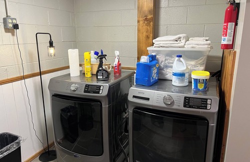 Weaverville Apartamento | Private apartment in a quiet neighborhood with lots of trees and privacy.