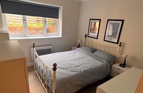 Tring Apartamento | Private Apartment, secluded location, easy access to town and to train station