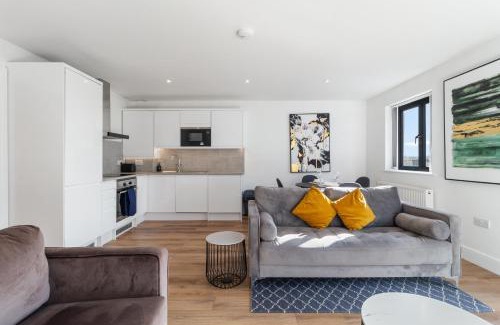 West Hendon Casa | Private Apartments & En-suite Double Rooms - 5 Minute Walk to Hendon Central Station - Reach Central London in just 21 Minutes