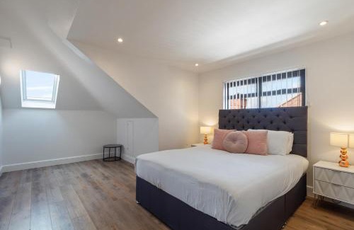 West Hendon Casa | Private Apartments & En-suite Double Rooms - 5 Minute Walk to Hendon Central Station - Reach Central London in just 21 Minutes