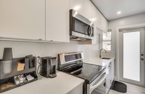 Wilton Manors Cabaña | Private Backyard: Dog-friendly Wilton Manors Home!