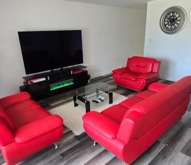 Burlington Apartamento | Private Balcony-Pet Friendly -City Access -Gaming