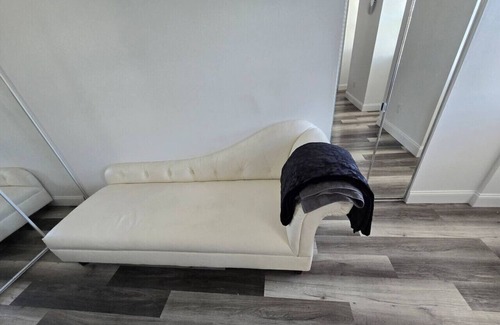 Burlington Apartamento | Private Balcony-Pet Friendly -City Access -Gaming