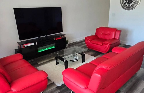 Burlington Apartamento | Private Balcony-Pet Friendly -City Access -Gaming