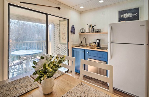 Lake Lure Apartamento | Private Balcony & Pool Access: Lake Lure Studio!