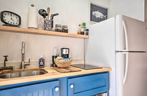 Lake Lure Apartamento | Private Balcony & Pool Access: Lake Lure Studio!