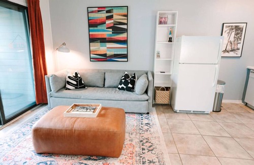 Tybee Island Apartamento | Private Balcony - Steps to the Beach and Pool!