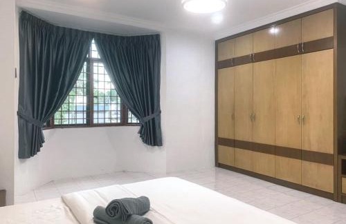 Central Seberang Perai Casa | Private Bathroom in King Room Bukit Mertajam Alma Impian