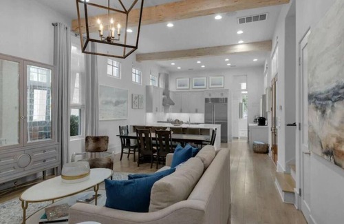 West Panama City Beach Cabaña | PRIVATE BEACH ACCESS-2 Minute Walk-Stunning South Side Retreat-Courtyard/Pool