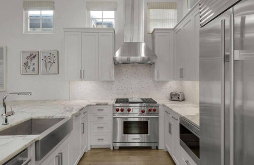 West Panama City Beach Cabaña | PRIVATE BEACH ACCESS-2 Minute Walk-Stunning South Side Retreat-Courtyard/Pool