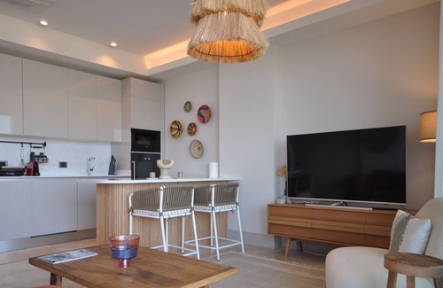Gundogan Casa | Private Beach Bo Viera Residence