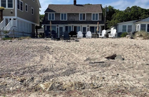 Old Lyme Casa | Private Beach - Charming 3-bedroom cottage in peaceful Old Lyme with WiFi, AC