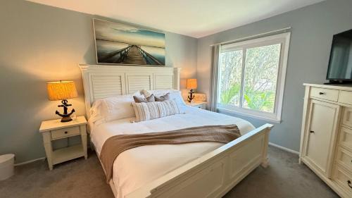 Bayview Casa | Private Beach Condo Mins To Beach, Pool, Hot Tub