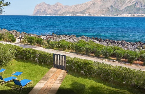 Carini Villa | Playa privada, residencia exclusiva, vistas al golfo, ¡olor a mar!