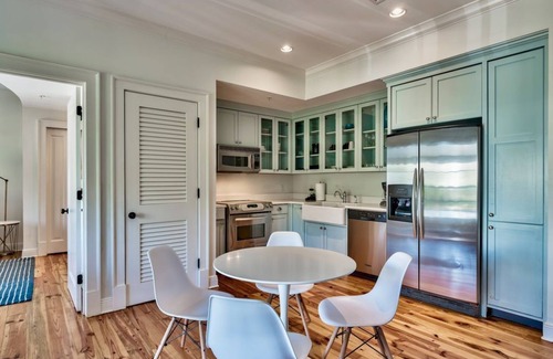 Rosemary Beach Condominio | Fantástica ubicación! Acogedor y pintoresco, pasos a la playa y centro de la ciudad