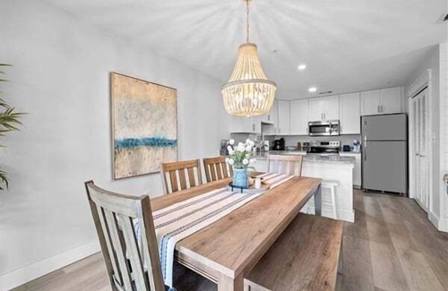 Gulf Place Condominio | Private Beach Access at Gulf Place~ 3 Pools,Tennis