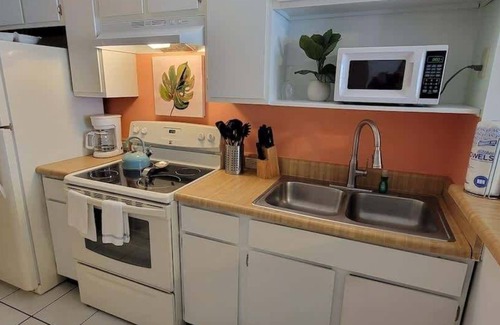 South Padre Island Condominio | Private Beach Access Pool & Hot Tub Bbq Pits 1 Bedroom Home by RedAwning