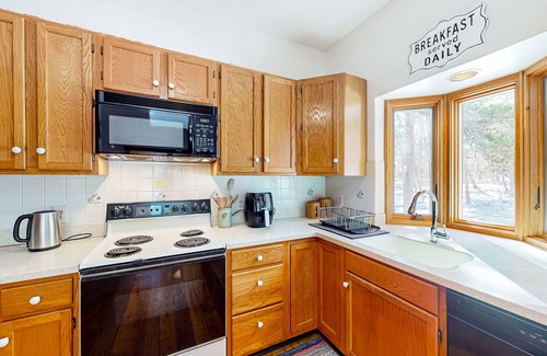 Wellfleet Casa | Private, beautifully renovated home - walk to Wellfleet Cinemas & Rail Trail