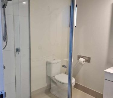 Southport Casa | Private Bedroom and Bathroom in a shared Apartment