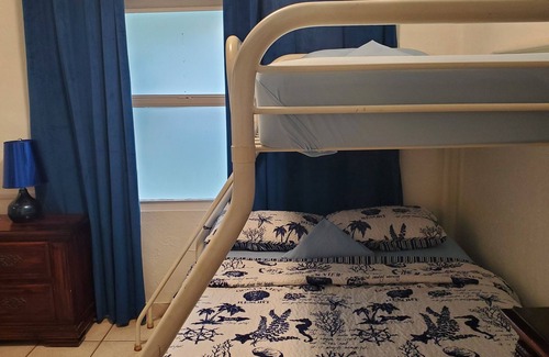 Coral Way Cama Y Desayuno | Habitación con baño privado en casa en Pequeña Habana, Miami