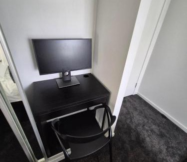 Newstead Casa | Private Bedroom & Bathroom in an Amazing Shared Brisbane Apartment