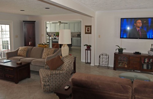 Kutztown Casa | Propiedad privada del condado de Berks ~ Con vistas a Kutztown y al valle de Lehigh que lo rodea