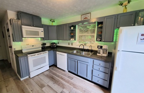 Seymour Cabaña | Private/Between PF & Knox/DOG friendly/creek/large yard