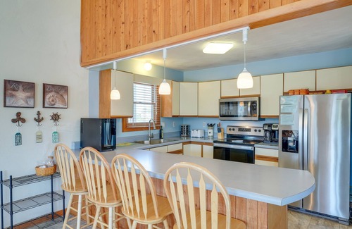 Colington Harbour Casa | Boat Dock & Kayak: OBX Getaway on the Harbour