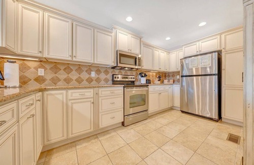 Smith Mountain Lake Casa | Private Boat Slip, Dogs Ok, Canoe, Game Room, ,Beach & Community Pool