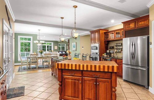 Lakeville Casa | Private Boat Slip + LakeFront + Hot Tub +Skee Ball