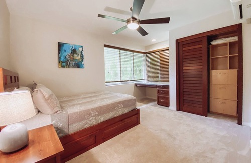 Portlock Villa | Resort privado con encanto en Hawaiian Paradise-Lush Backyard, piscina, wifi y barbacoa.