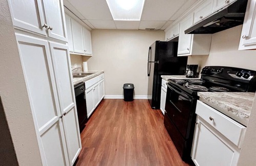 Central City Apartamento | Private Budget Rental–Near Downtown and Beach