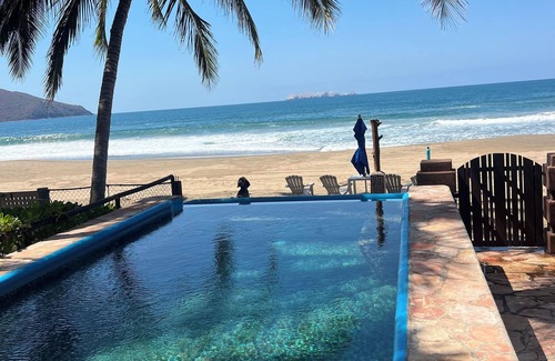 Barra de Potosi Casa | Private bungalow on the beach with WiFi and AC in Playa Blanca, Zihuatanejo