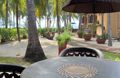Barra de Potosi Casa | Private bungalow on the beach with WiFi and AC in Playa Blanca, Zihuatanejo