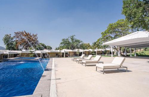 Cajititlan Casa | Private Bungalow Cajititlan Pool