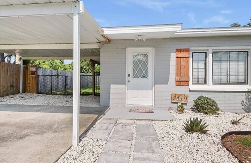 Pretty Bayou Casa | Private Bungalow with pool across the street from bay! 5 min drive to the beach.