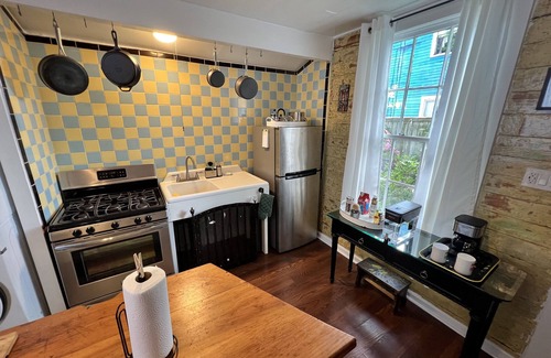 Bywater Cabaña | Private Bywater Cottage - Courtyard, WiFi, Laundry, Near restaurants/bars