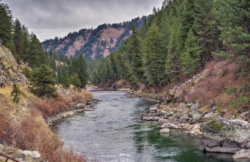Garden Valley Casa | Private Cabin, 5-Min Drive to Hot Springs and Golf!