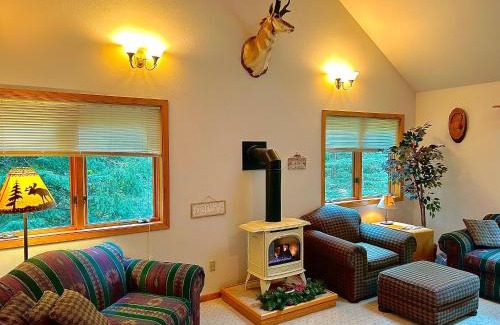 Crandon Casa | Private Cabin Getaway