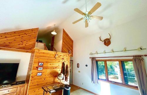 Crandon Casa | Private Cabin Getaway