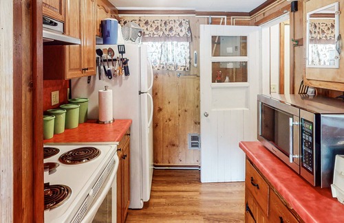Nemo Cabina | Private cabin near outdoor recreation with RV pad and hook ups - gas grill & W/D