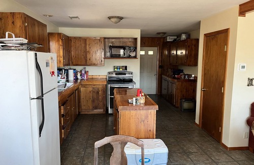 Edgemont Casa | Private cabin on 300 ft of lake shoreline. Hike, fish, and read in seclusion.