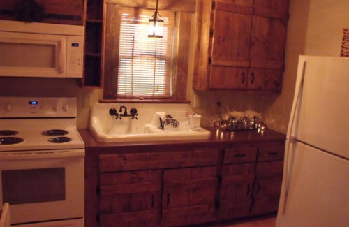 Elizabethton Cabina | Private Cabin on Watauga River Tri-Cities, TN. 1000 feet of private river front!