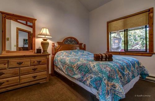 Canadensis Casa | Private Cabin Rental with Wood-Burning Fireplace in Canadensis, Pennsylvania