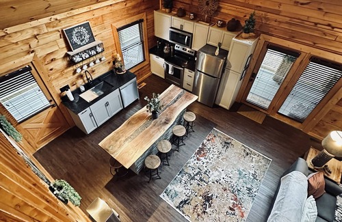 Sevierville Cabina | ⭐️⭐️Private cabin with Mountain Views and hot tub close to Pigeon Forge!