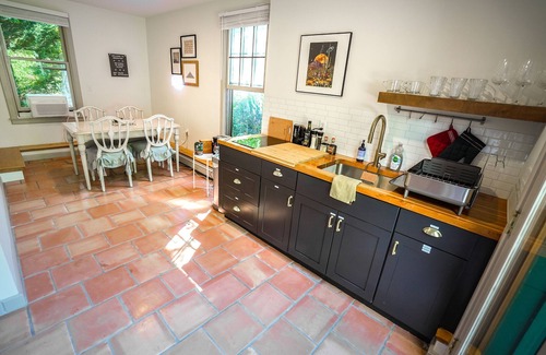 Brewster Cabaña | Private Cape Cod Cottage. Walk to Ellis Landing Beach!