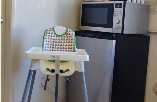 Indio Apartamento | Private Casita / Child-friendly w gym, pool, tennis/pickleball, fridge, hi-chair
