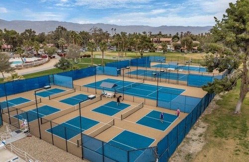 Indio Apartamento | Private Casita / Child-friendly w gym, pool, tennis/pickleball, fridge, hi-chair