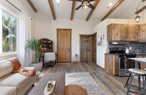 Escondido Cabaña | Private Casita close to beaches & hiking