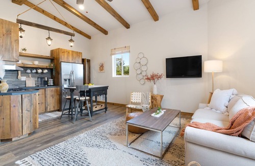 Escondido Cabaña | Private Casita close to beaches & hiking